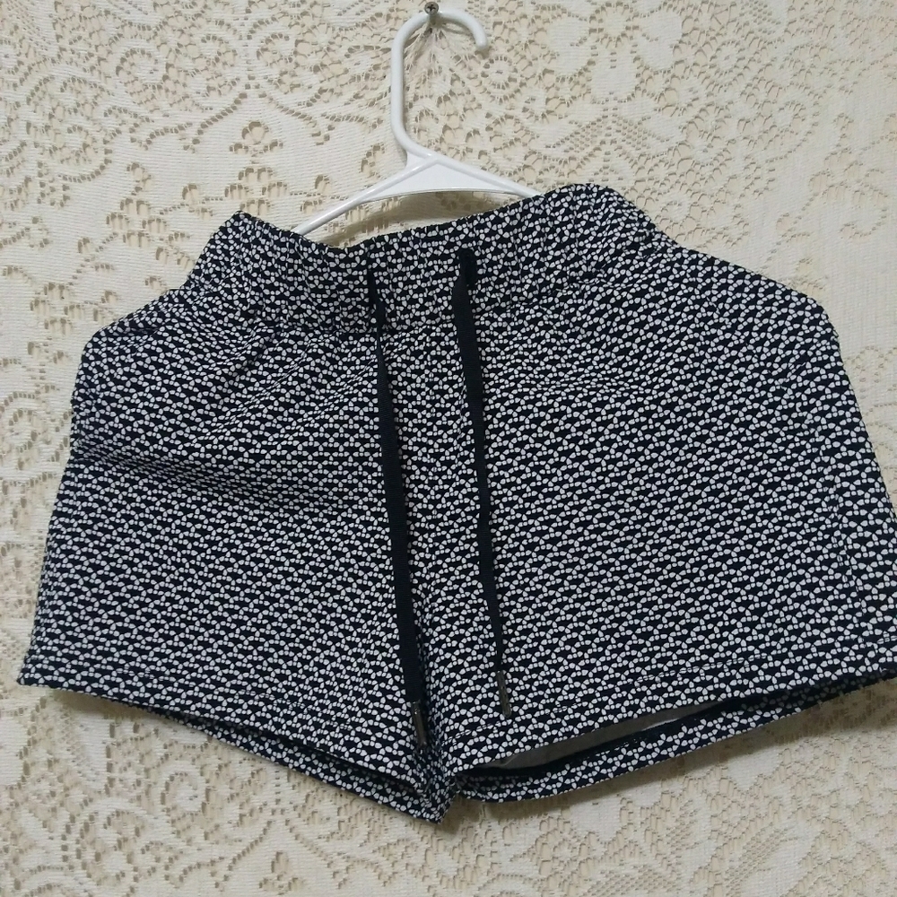 LULULEMON On the Fly Luxtreme Shorts